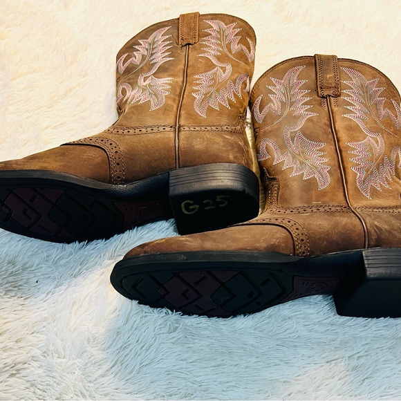Ariat Womens Cowgirl Boots Like New --SOLD - Picture 6 of 9